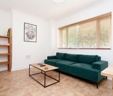 2 bedroom flat to rent - Photo 4