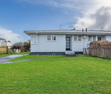 2 bedroom home in Otara! - Photo 5