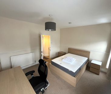 3 bedroom terraced house to rent - Photo 4