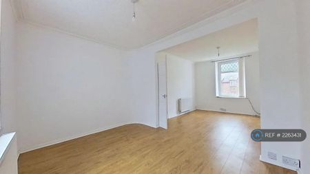 3 bedroom terraced house to rent - Photo 2