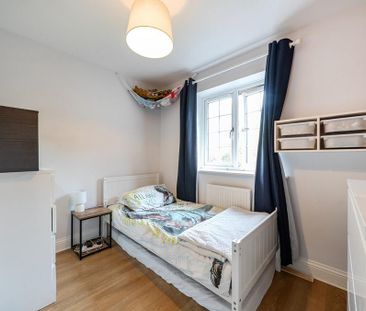 4 bedroom end of terrace house to rent - Photo 6