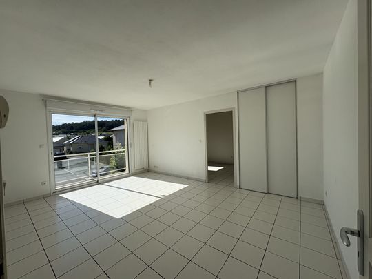 Location Appartement 2 pièces 44m² ONET LE CHATEAU 12850 - Photo 1