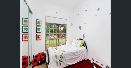 Tastefully Presented Four Bedroom Home - Photo 4