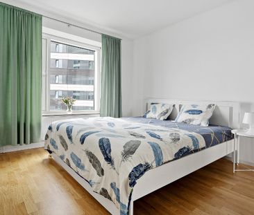 Borgarfjordsgatan, Kista - Photo 3