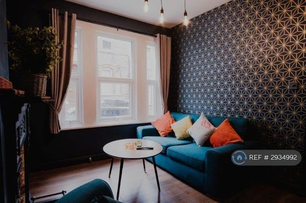 1 bedroom in a house share to rent - Photo 1