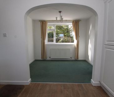 3 bedroom link detached house to rent - Photo 4