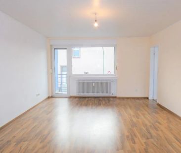 Frisch renovierte ca. 75m² große 3-Zimmerwohnung mit Balkon und Tag... - Photo 1