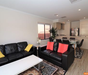 8 Dawley Circuit, Werribee, Vic 3030 - Photo 4