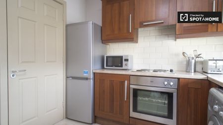 3-bedroom apartment for rent in Docklands South, Dublin - Photo 5