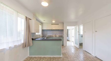 Four Bedroom Family Home - Photo 4