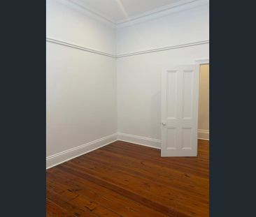 FABULOUS CITY FRINGE THREE BEDROOM COTTAGE - Photo 1