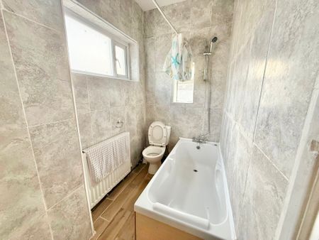 Room 2, Somers Road, Southsea, Portsmouth PO5 - Photo 5