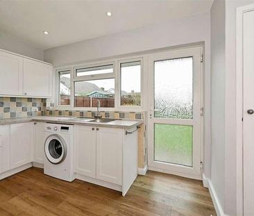 Cambridge Walk, Bognor Regis, PO21 - Photo 2