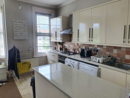 2 Bed Flat, Cricklewood Lane, NW2 - Photo 4