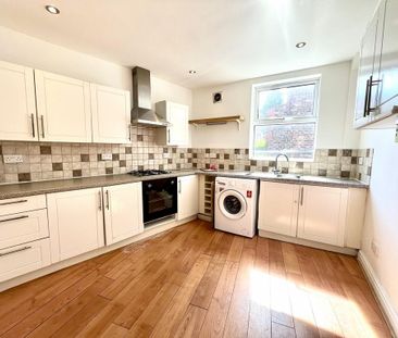 3 bedroom terraced house to rent - Photo 3