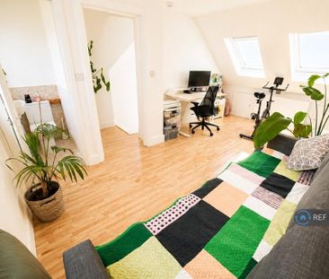 3 bedroom end of terrace house to rent - Photo 4