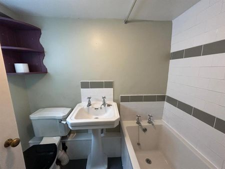 3 bedroom terraced house to rent - Photo 5