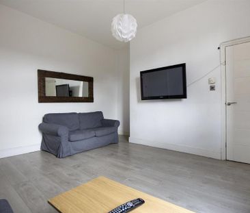 4 bedroom maisonette to rent - Photo 1