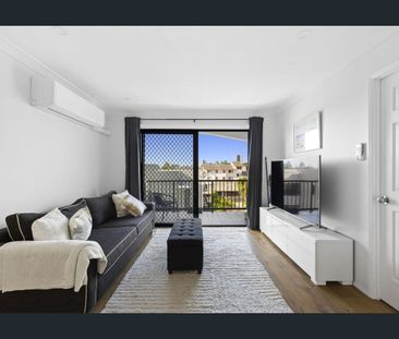 Spacious Apartment in Prime Southport Location - Photo 3