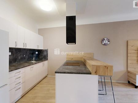 Pronájem bytu 2+kk 95 m2 - Fotografie 5