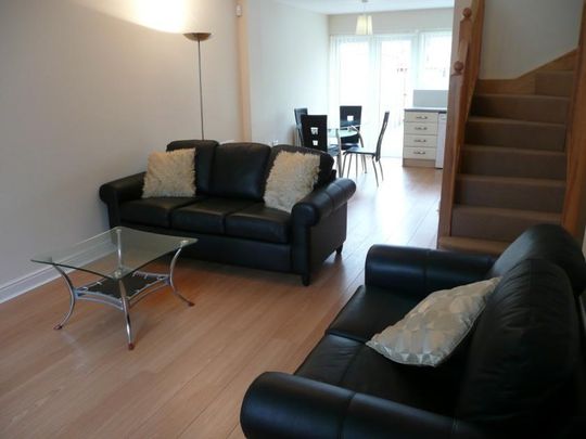 3 bedroom semi-detached house to rent - Photo 1