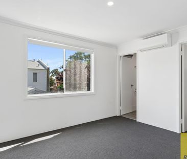 Recently Refreshed 3x2 Townhome in Prime Morley Location! - Photo 4