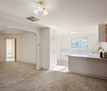 2/631 Pearsall Street, Lavington NSW 2641 - Townhouse For Rent | Do... - Photo 6