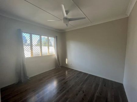 “Perfect Family Home” - Photo 3