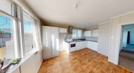 Bulls - 3 Bedroom - Photo 3
