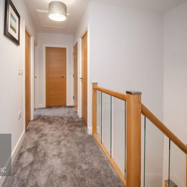 4 bedroom detached house to rent - Photo 1