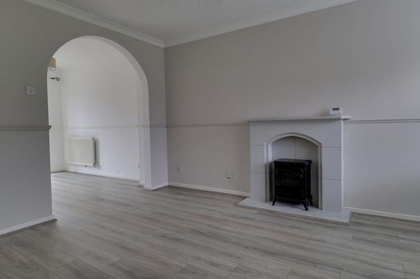 3 bedroom semi-detached house to rent - Photo 1