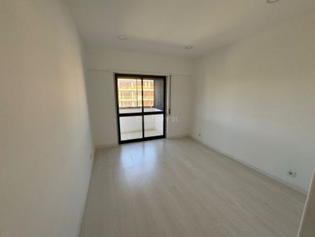 Arrendamento | Apartamento T3 | Odivelas como novo junto ao metro. - Photo 4