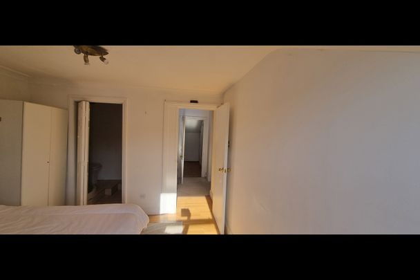 4 Bed Maisonette, London, SW18 - Photo 1