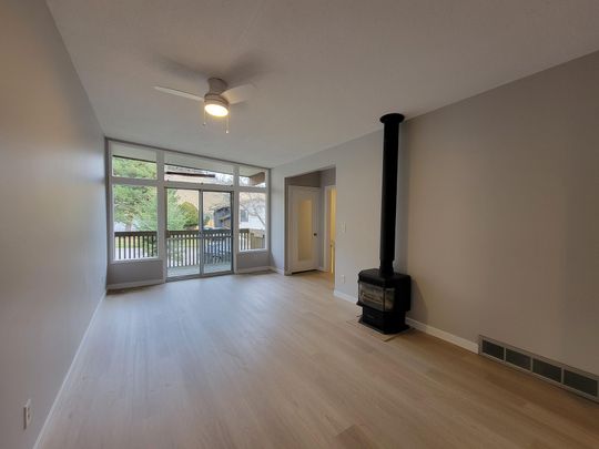 Renovated 4 Bedroom Duplex near Knox Mountain - Photo 1