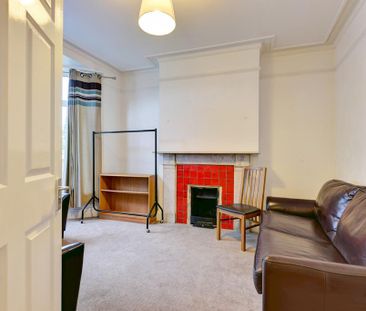 6 bedroom house to rent - Photo 2