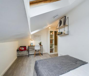 4 bedroom flat to rent - Photo 3