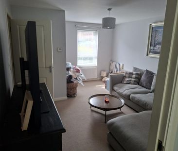 3 bedroom semi-detached house to rent - Photo 2