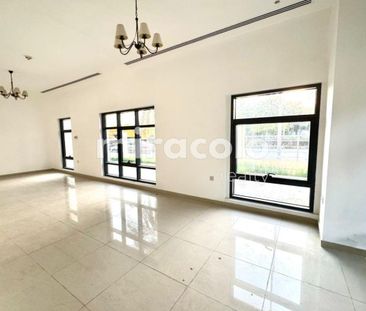 4 Bedroom | Spacious Villa | Modern Living Space - Photo 5