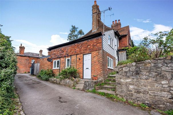 2 bedroom end of terrace house to rent - Photo 1