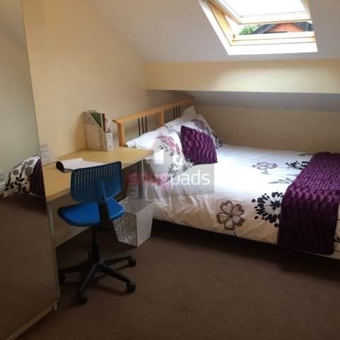 3 bedroom flat to rent - Photo 1