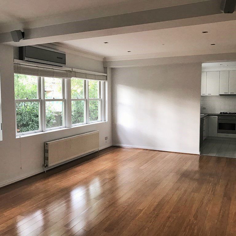Three Bedroom Contemporary Comfort in a Prime Location - Photo 1
