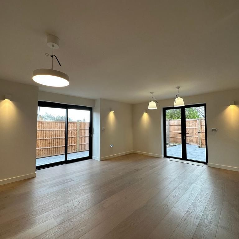 2 bedroom ground floor flat to rent - Photo 1