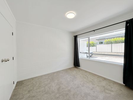 This renovated one bedroom unit is ready for you to move in - Photo 4