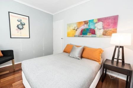 Spacious 2 bedroom apartment - Photo 3