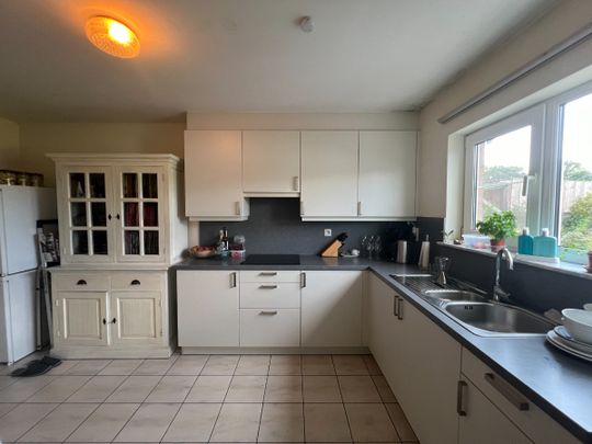 Gelijkvloerse woning met 3 slaapkamers te Lommel - Photo 1