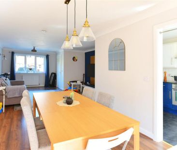 3 bedroom terraced house to rent - Photo 2