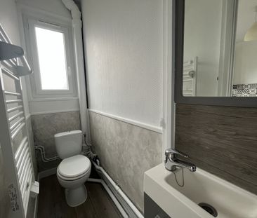 T2 - 51,35m2 - rénové - centre ville - Beffroi - Cave - Grenier - Photo 6