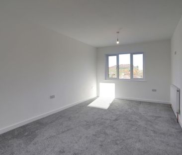 4 bedroom detached house to rent - Photo 5