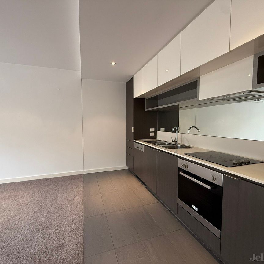 2/15 Eucalyptus Drive, Maidstone - Photo 1