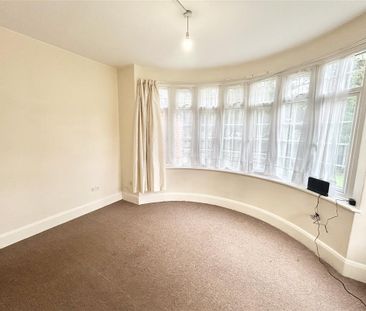 Midanbury Lane, Southampton - Photo 3